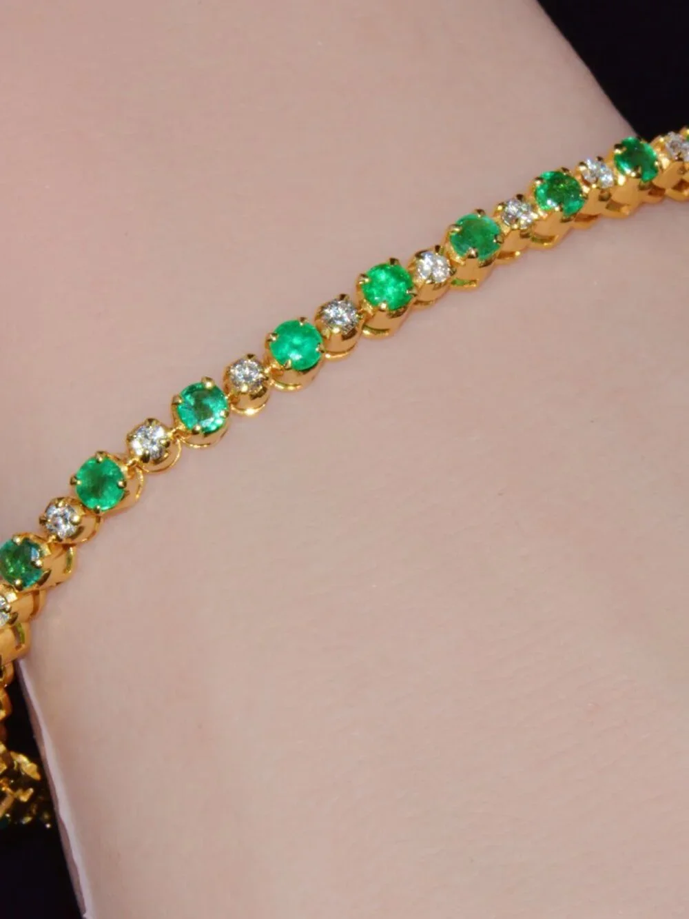 Certified Natural 4.90Cts VS F Diamond Emerald 18K Solid Gold Tennis Bracelet